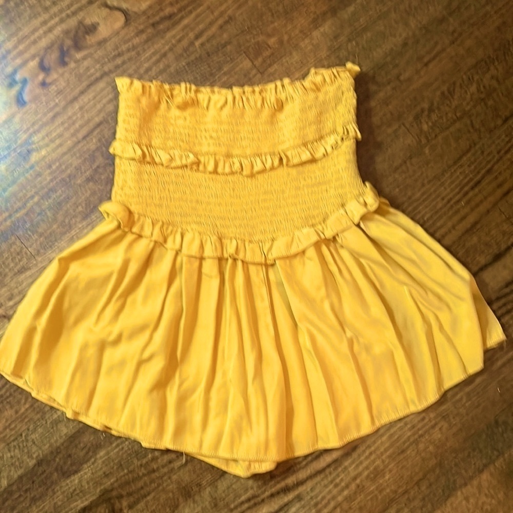 DO+BE Smoked Ruffled Skort Tiered Mustard Yellow Skort Juniors Size M